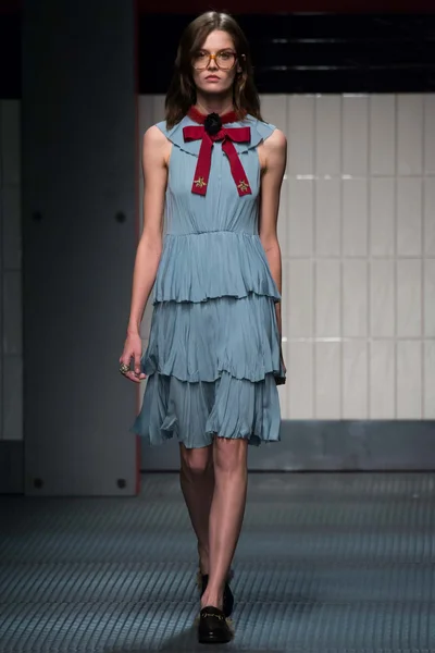 Look 4
